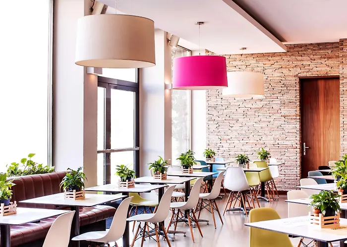 Daniel - Smart Lifestyle Near Centre 3*