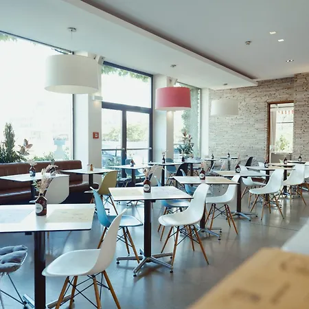 Daniel - Smart Lifestyle Near Centre 4*