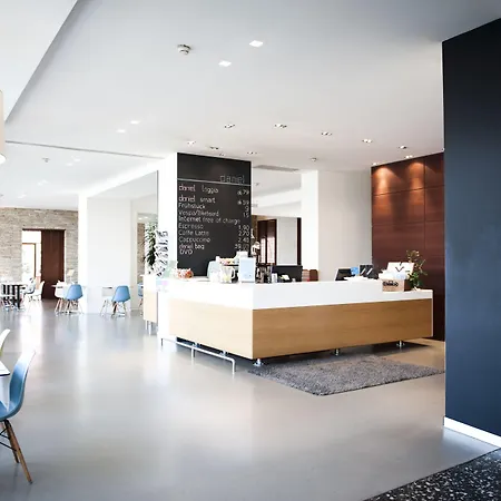 Daniel - Smart Lifestyle Near Centre מלון 3*