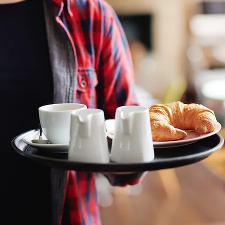 Daniel - Smart Lifestyle Near Centre Hotel 3*