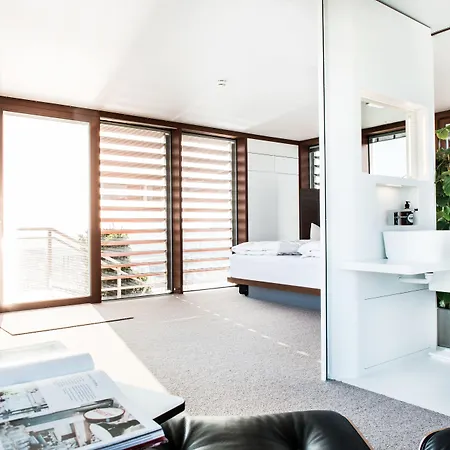 Daniel - Smart Lifestyle Near Centre