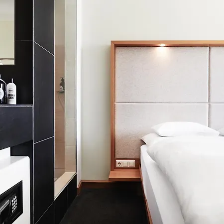 Отель Daniel - Smart Lifestyle Near Centre