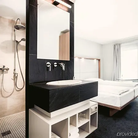 Daniel - Smart Lifestyle Near Centre 3*