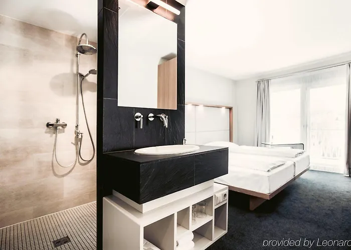 Daniel - Smart Lifestyle Near Centre 3*